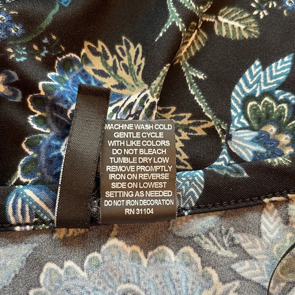 New Directions - black with blue, tan, moss green floral top - Lacey - 1X - Picture 4 of 5